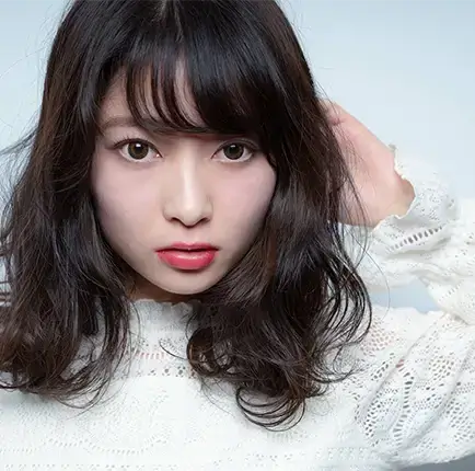 薄毛に悩む女性